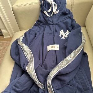 Bran new Womens Yankees zip hoodie XXL- with tags